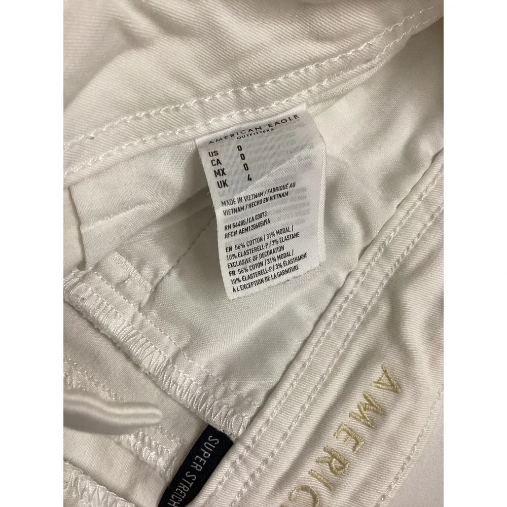 American Eagle Super Stretch‎ White Cuffed Casual Shorts Womens Size 0